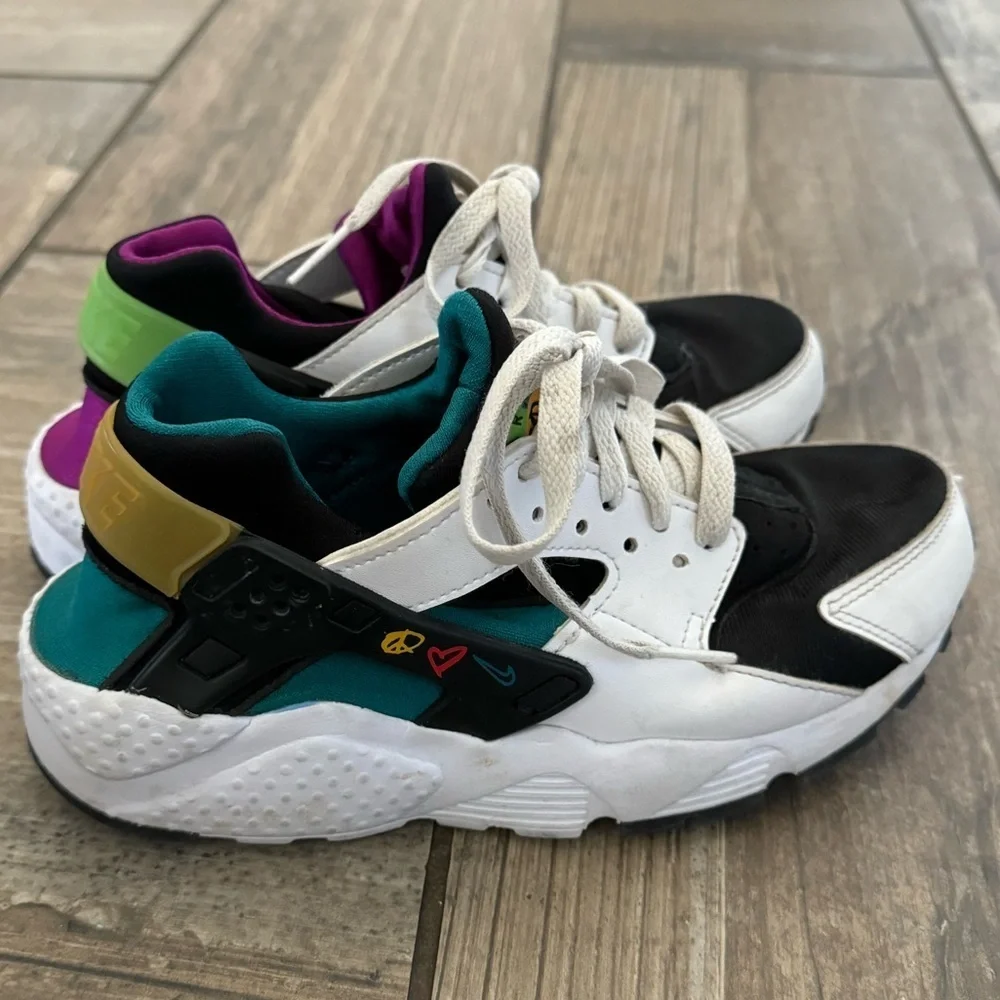 Nike Kids White Black Teal Purple Yellow Accent Sneakers